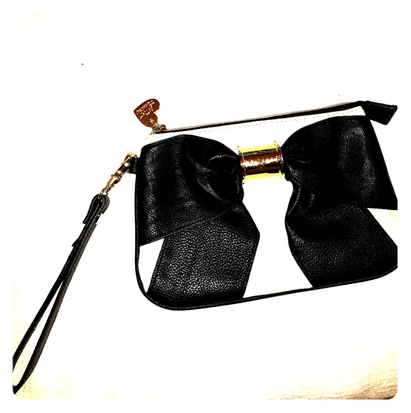Betsey Johnson Handbags - *FlashSale*Betsey Johnson Clutch